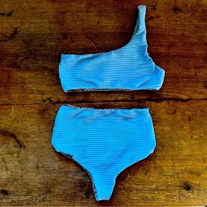 ACACIA Celine Top and Seychelles Bottom in blue ribbed size medium
